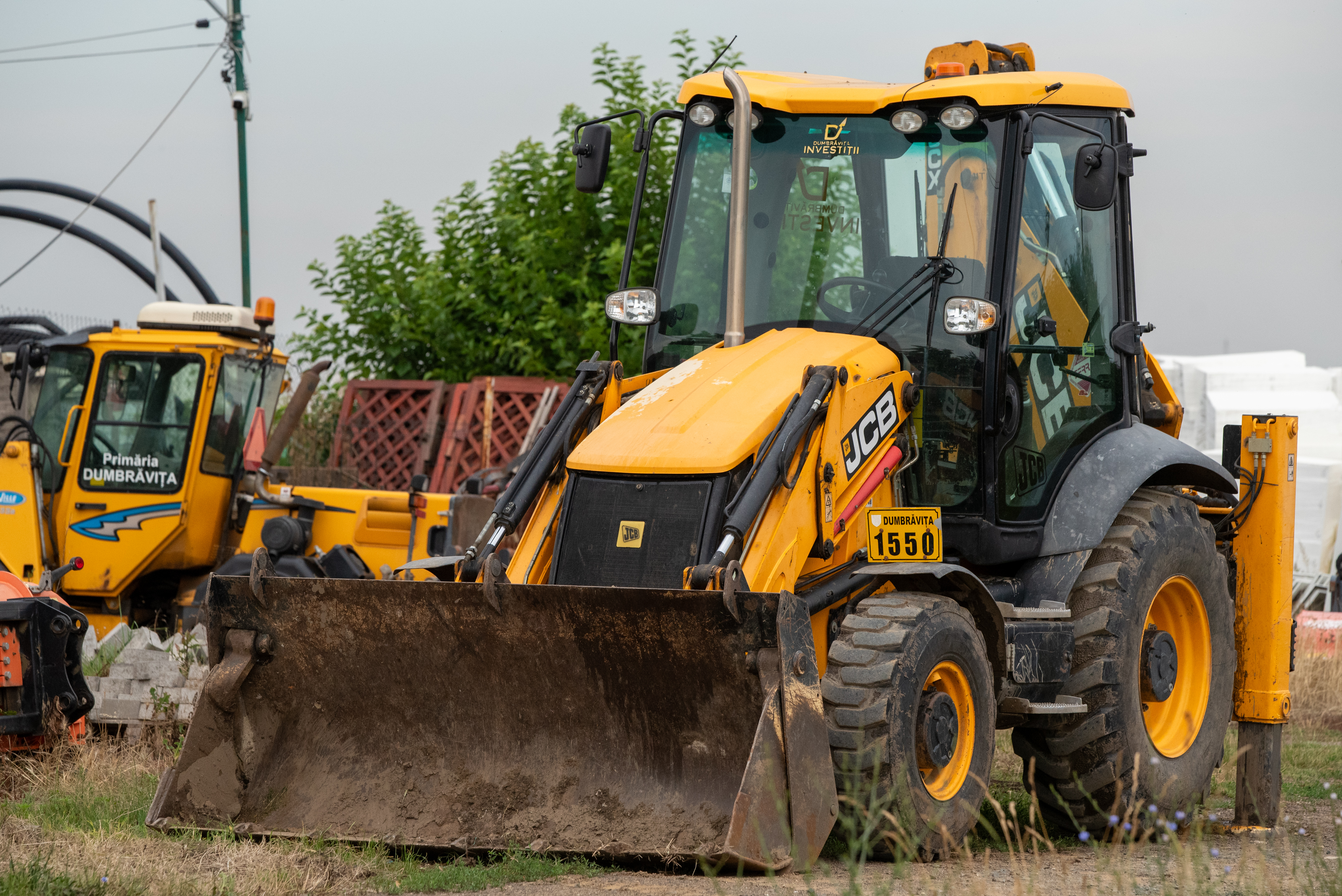 Buldoexcavator JCB